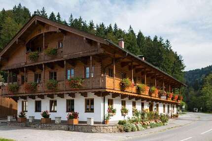 Wohnung Miesbach - 3 Zimmer, 100 m&sup2;, 1.000&euro; | Angebot:26739912