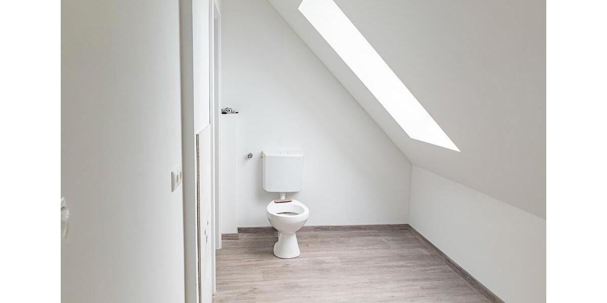 Dachgeschoßwohnung Hemmoor - 3 Zimmer, 96 m&sup2;, 995&euro; | Angebot:26585142