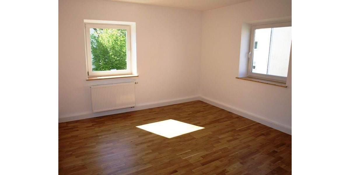 Etagenwohnung Landshut Peter u. Paul - 4 Zimmer, 92 m&sup2;, 1.100&euro; | Angebot:25228640
