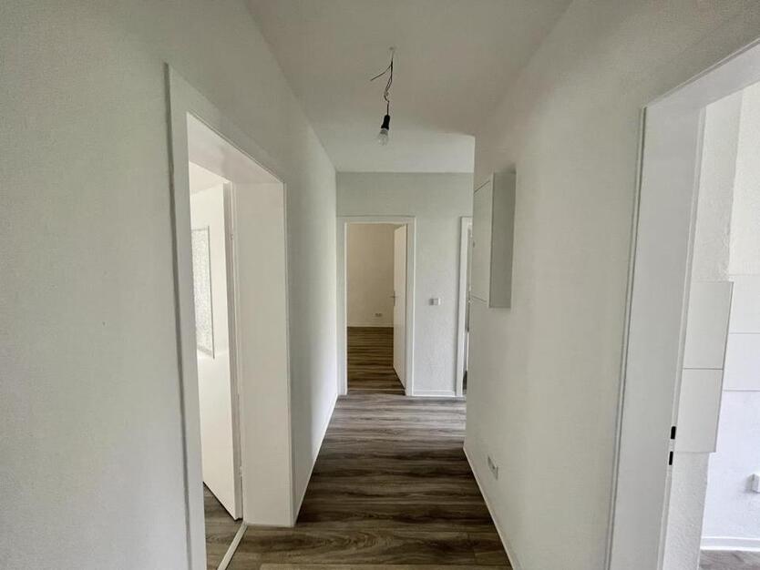 Geschmackvoll SANIERTE ERDGESCHOSSWOHNUNG mit flexiblem Grundriss und BALKON!! zimmer