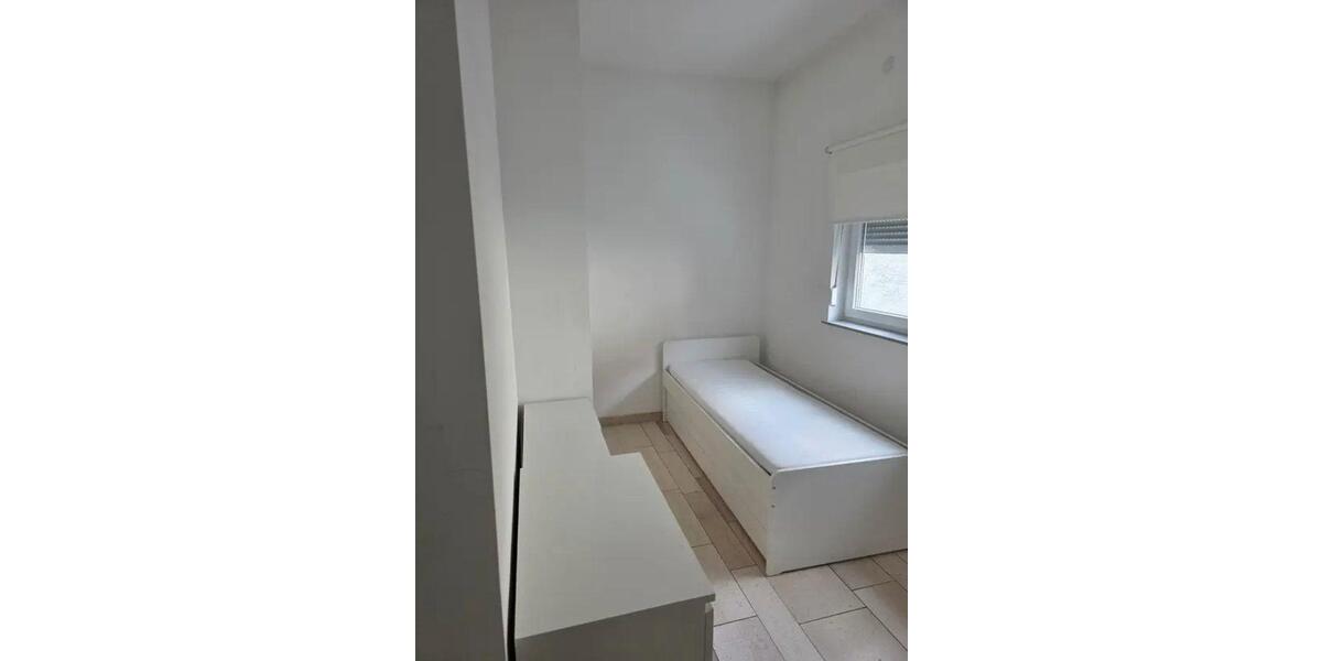 Wohnen auf Zeit Göppingen - 4 Zimmer, 15 m&sup2;, 400&euro; | Angebot:25999883