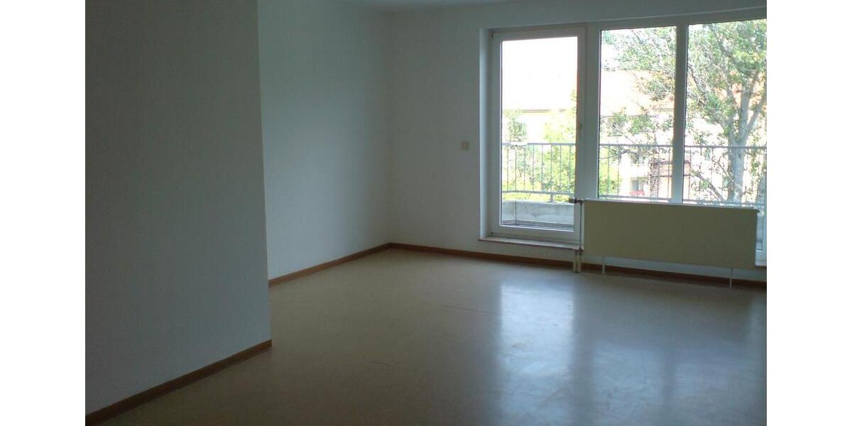 Etagenwohnung Staßfurt - 4 Zimmer, 83 m&sup2;, 501&euro; | Angebot:25484096