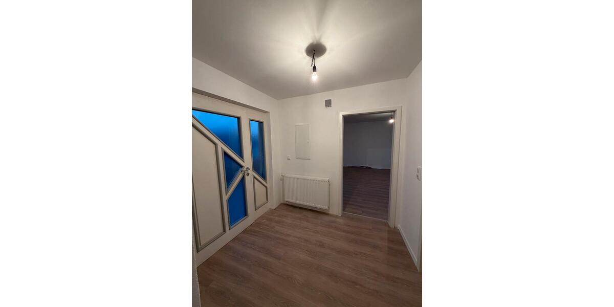 Großzügige ca. 95 m² Wohnung (4-Zi.) in Neustadt 4 zimmer