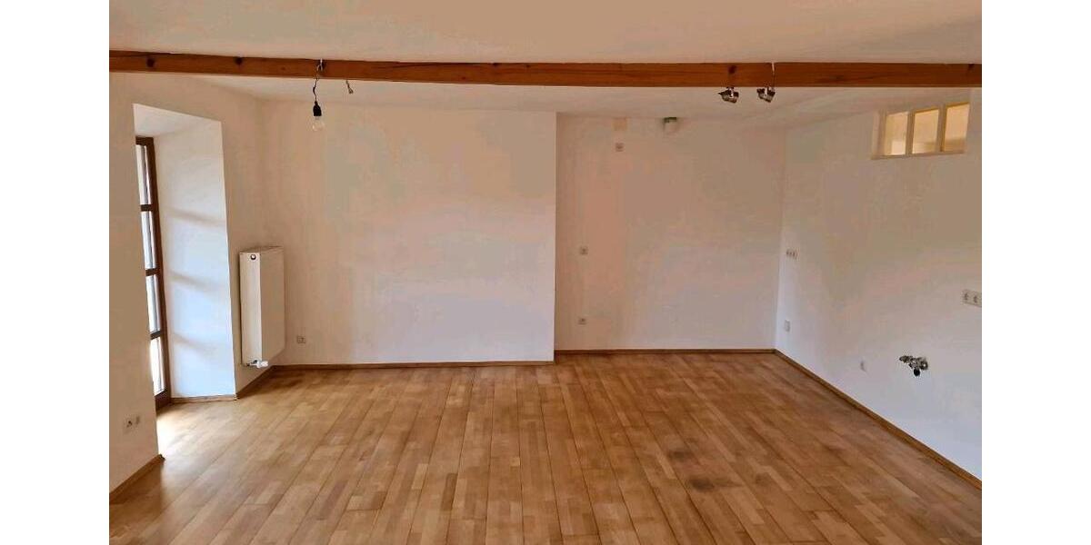 Erdgeschoßwohnung Gangkofen - 3 Zimmer, 131 m&sup2;, 1.150&euro; | Angebot:26038541