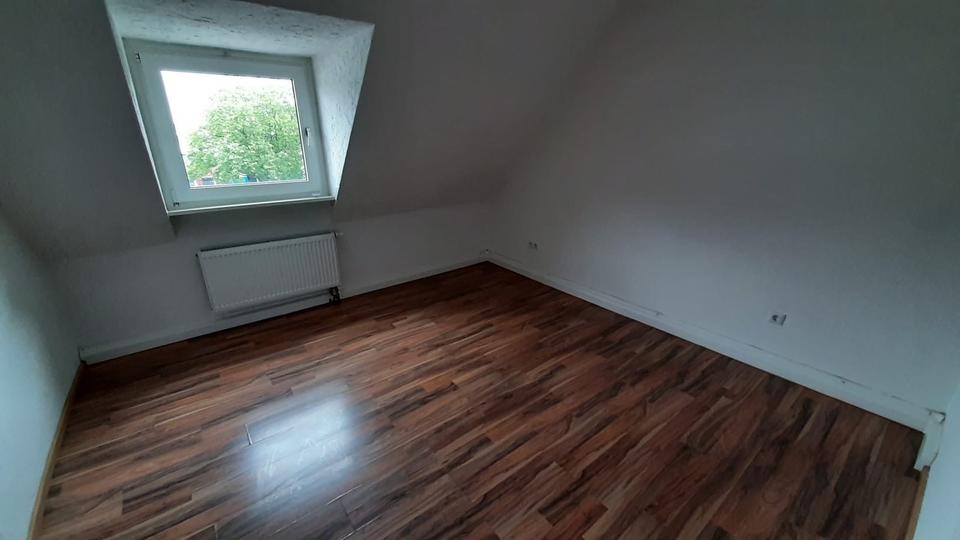 Dachgeschoßwohnung Witten - 3 Zimmer, 64 m&sup2;, 550&euro; | Angebot:24803246
