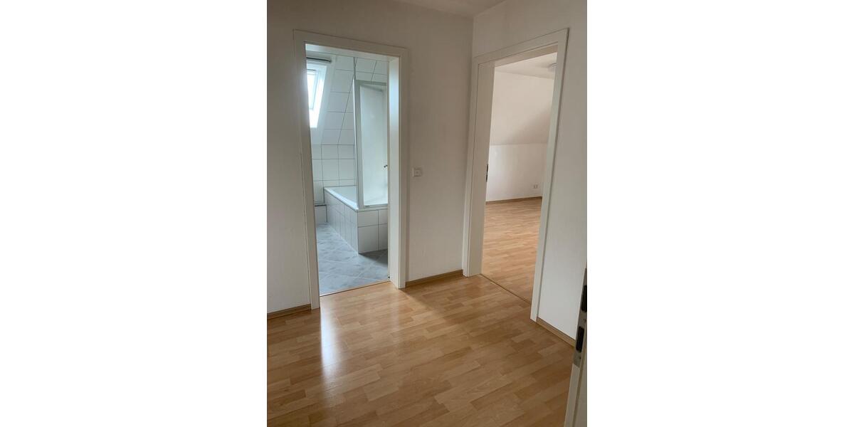 Dachgeschoßwohnung Mannheim Sandhofen - 3 Zimmer, 70 m&sup2;, 950&euro; | Angebot:26441811