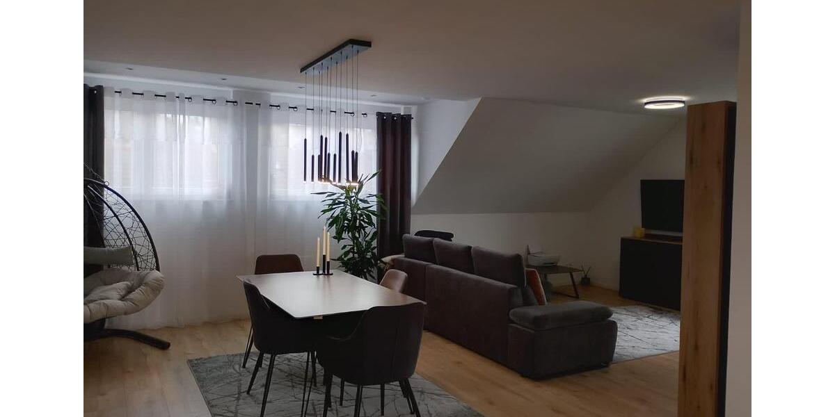 Dachgeschoßwohnung Eisingen - 3 Zimmer, 100 m&sup2;, 1.250&euro; | Angebot:25393577