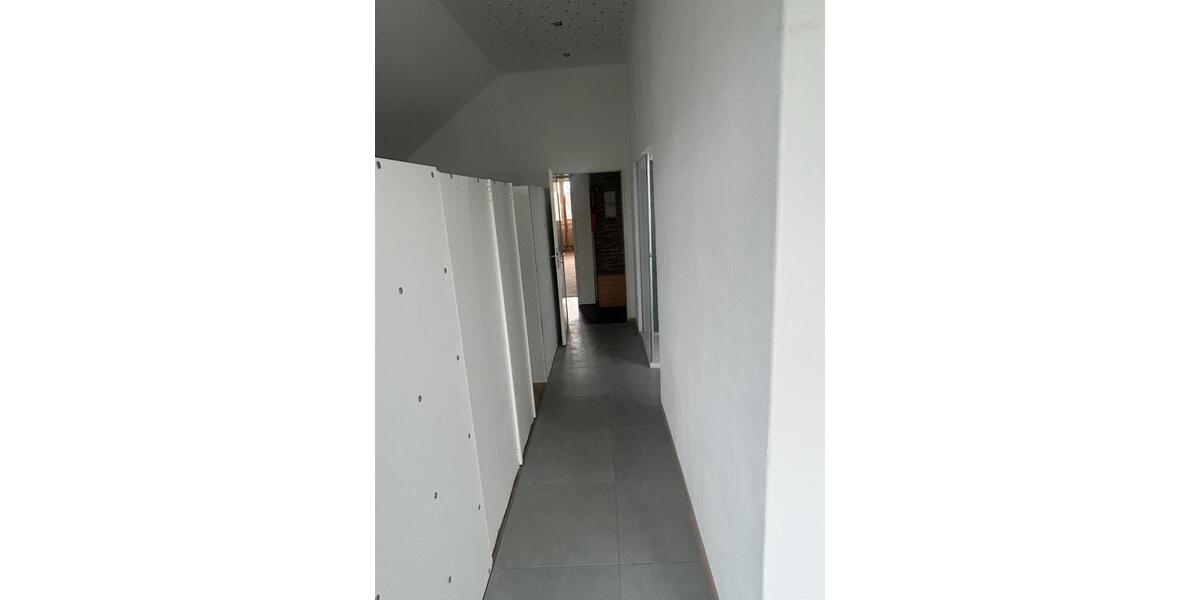 Dachgeschoßwohnung Ibbenbüren - 3 Zimmer, 140 m&sup2;, 1.000&euro; | Angebot:26039332