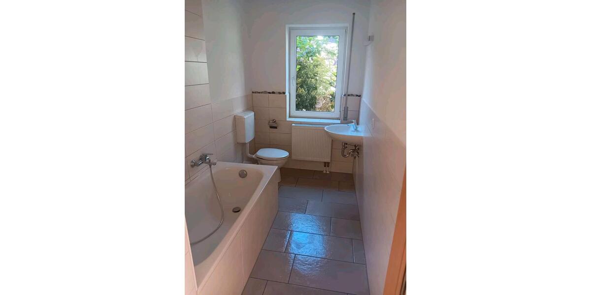Hochparterre Pölzig - 1 Zimmer, 35 m&sup2;, 300&euro; | Angebot:26696029