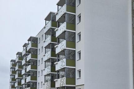 Wohnung Gröditz - 3 Zimmer, 80 m&sup2;, 598&euro; | Angebot:25233763