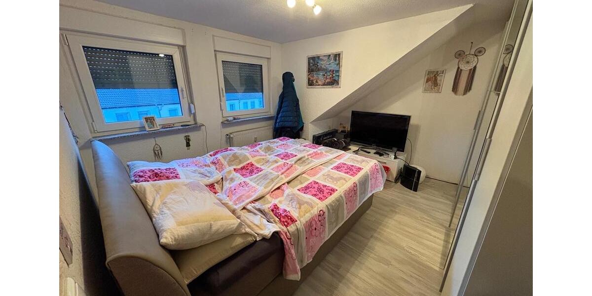 Dachgeschoßwohnung Essen Stadtbezirk VI - 4 Zimmer, 89 m&sup2;, 1.050&euro; | Angebot:24829746