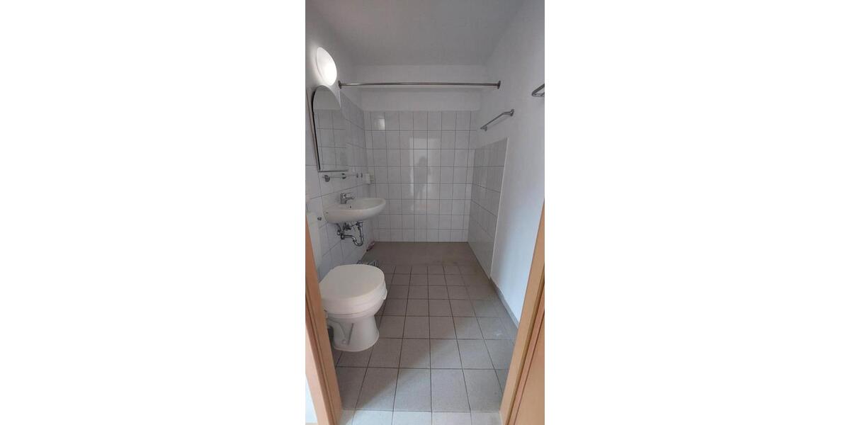 Erdgeschoßwohnung Bernsdorf - 1 Zimmer, 24 m&sup2;, 170&euro; | Angebot:20578039