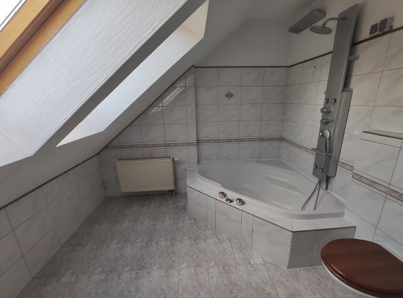 2 Zi. Whg. im 1. OG mit Dachterrasse, Stellplatz und Gartenmitbenutzung 2 zimmer