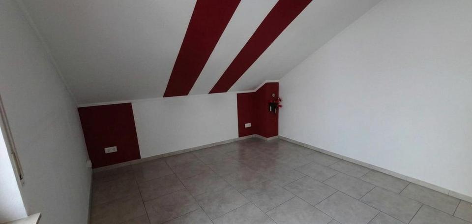 Etagenwohnung Bad Camberg - 4 Zimmer, 114 m&sup2;, 1.350&euro; | Angebot:26506872