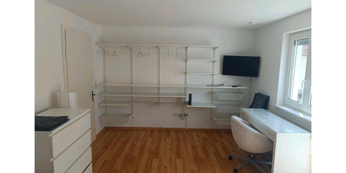 Erdgeschoßwohnung Täferrot - 4 Zimmer, 100 m&sup2;, 1.300&euro; | Angebot:26503226