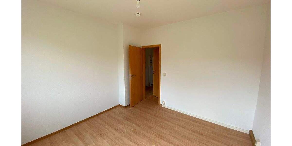 Etagenwohnung Suhl Neundorf - 4 Zimmer, 64 m&sup2;, 340&euro; | Angebot:25781338