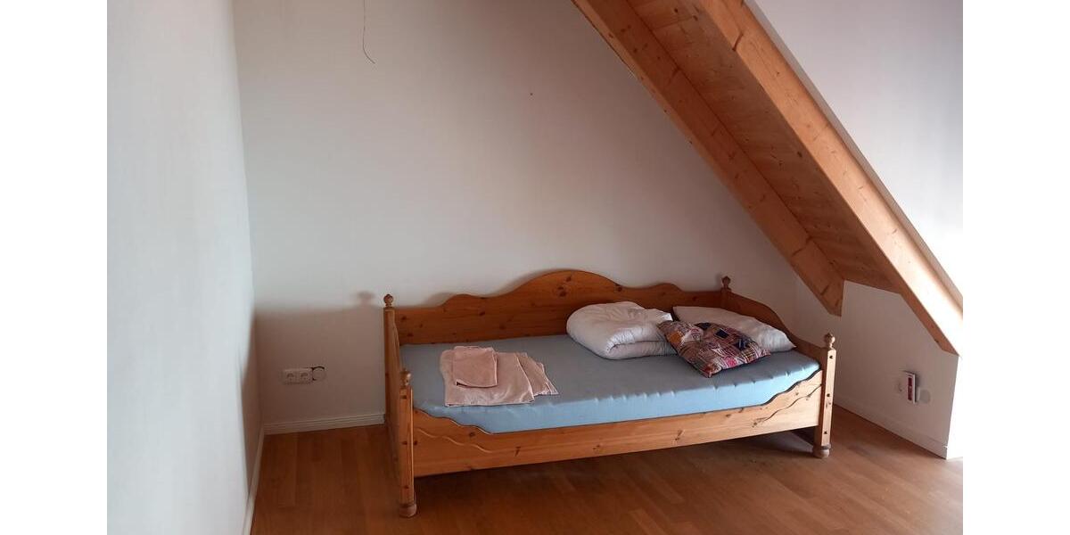 Dachgeschoßwohnung Burgheim - 2 Zimmer, 70 m&sup2;, 1.150&euro; | Angebot:24561656