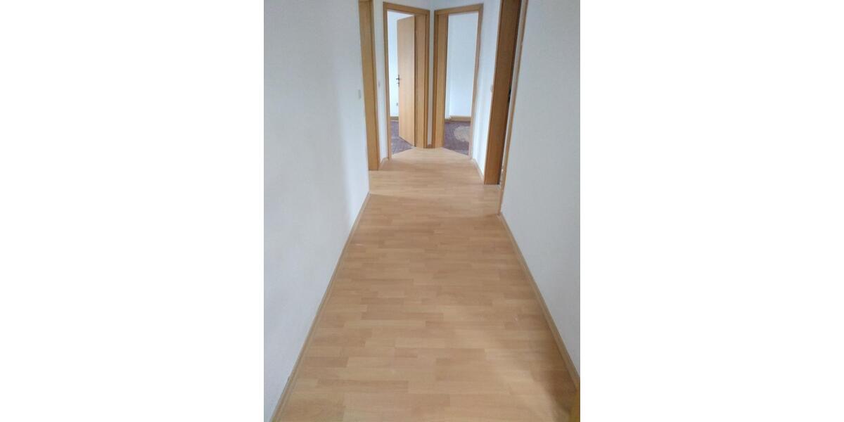 Dachgeschoßwohnung Menteroda - 3 Zimmer, 55 m&sup2;, 300&euro; | Angebot:25783757