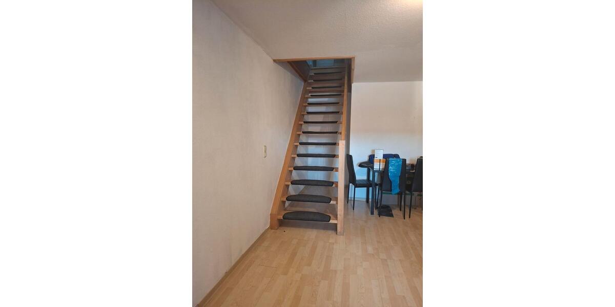 Etagenwohnung Hildburghausen - 2 Zimmer, 73 m&sup2;, 480&euro; | Angebot:23182785