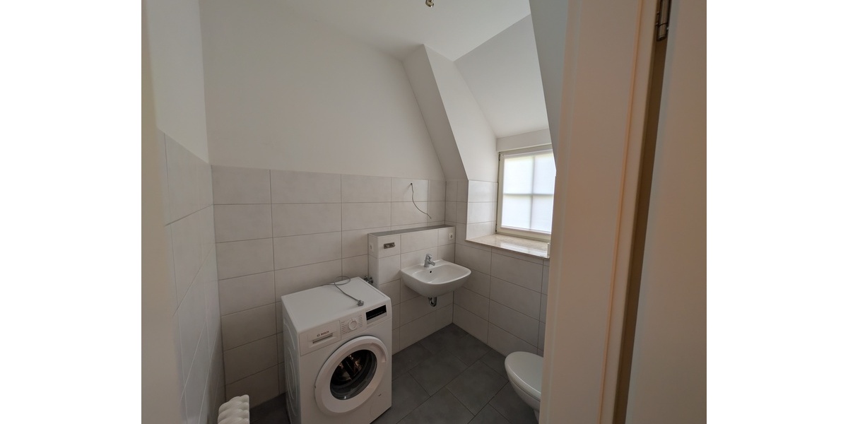 33 m-Dachgeschoss (2 Zimmer) in herzlicher Berufstätigen-WG - Zimmer Magdeburg Altstadt | Angebot:27055772