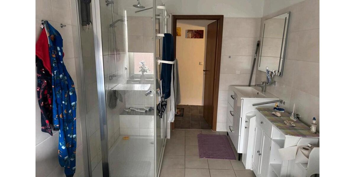 Etagenwohnung Wingst - 6 Zimmer, 155 m&sup2;, 1.100&euro; | Angebot:26539664