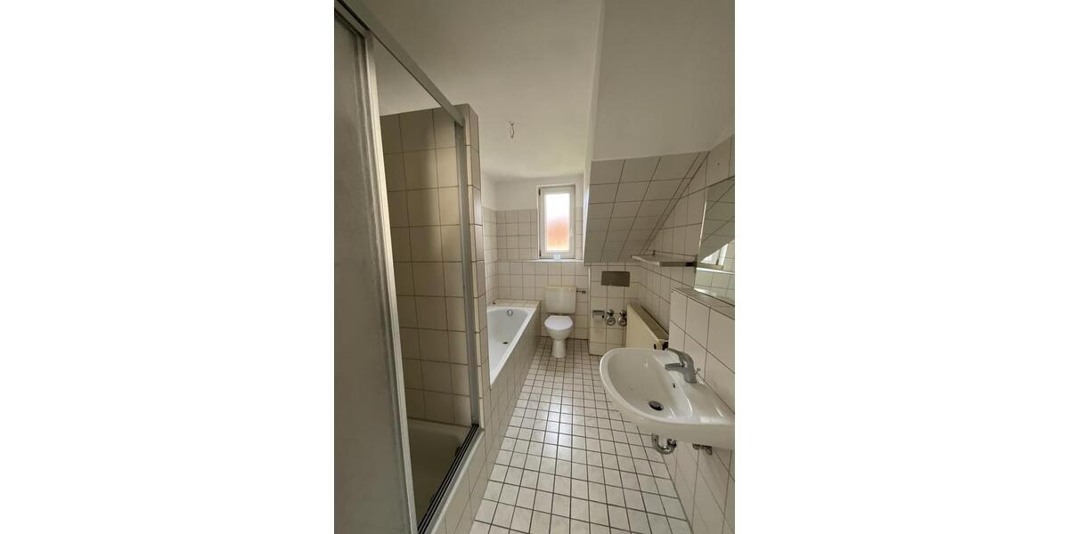 Dachgeschoßwohnung Plettenberg - 2 Zimmer, 67 m&sup2;, 499&euro; | Angebot:23393115