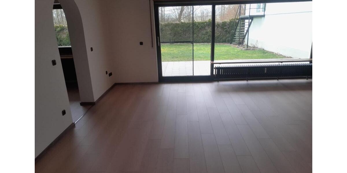 Etagenwohnung Sinzing - 2 Zimmer, 120 m&sup2;, 1.050&euro; | Angebot:24818511