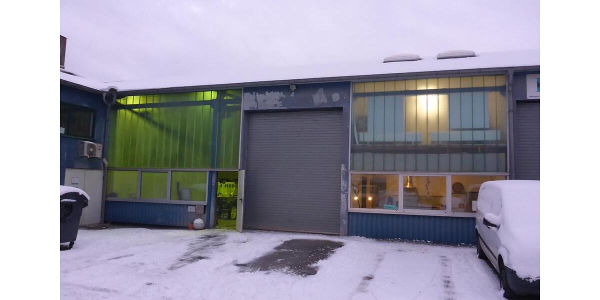 Gewerbeeinheit. Lager mit klimatisierten Büro und Sozialräumen zimmer