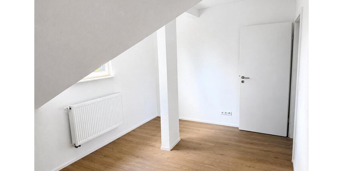 Dachgeschoßwohnung Karlsruhe Hagsfeld - 2 Zimmer, 47 m&sup2;, 1.000&euro; | Angebot:26439167