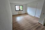 Helle 2-Zimmer-Wohnung mit Terrasse, Einbauküche & Stellplatz