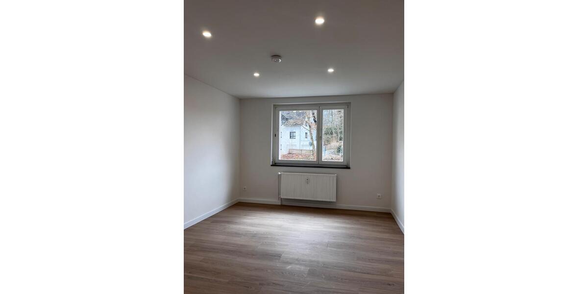 Erdgeschoßwohnung Hohenstein-Ernstthal Ernstthal - 3 Zimmer, 61 m&sup2;, 665&euro; | Angebot:25646725