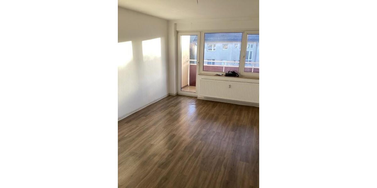 Helle 2-Zimmer-Wohnung mit großem Balkon und Tageslichtbad 2 zimmer
