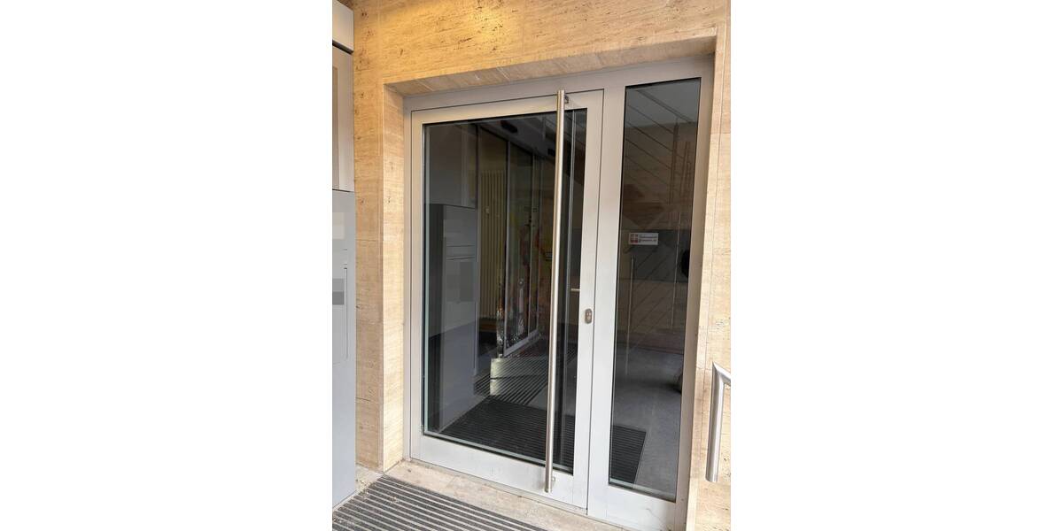 Gewerbeobjekt Kitzingen - 1 Zimmer, 374 m&sup2;, 2.500&euro; | Angebot:25748429