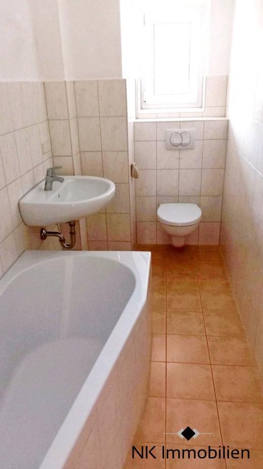 ++ gemütliche 2-Raum EG-Wohnung mit Balkon - frisch renoviert, Tageslichtbad mit Dusche ++