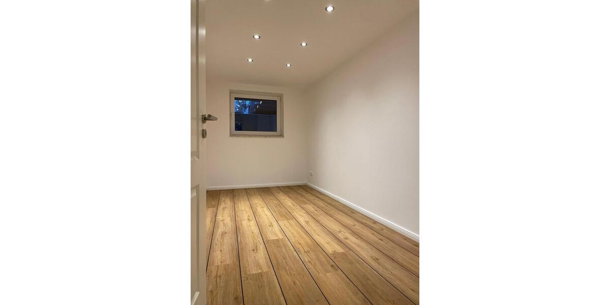 4 Zimmer | Souterrain | Terrasse | Fußbodenheizung | Dusche und Wanne | Stellplatz mgl. 4 zimmer