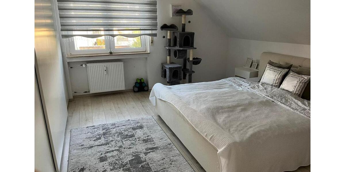 Dachgeschoßwohnung Scheuerfeld - 4 Zimmer, 80 m&sup2;, 700&euro; | Angebot:24370385