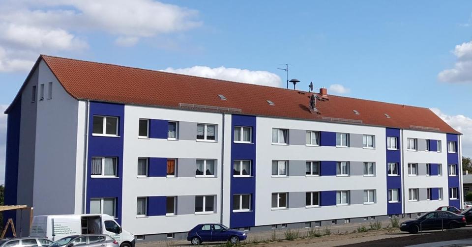 Die Wohnung befindet sich in einem sanierten Mehrfamilienhaus in Dorflage. 1 zimmer