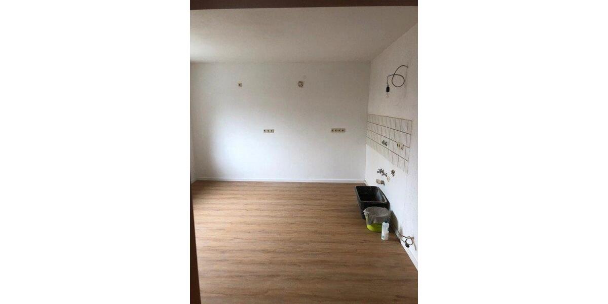 Erdgeschoßwohnung Schwandorf - 6 Zimmer, 120 m&sup2;, 1.100&euro; | Angebot:26223698