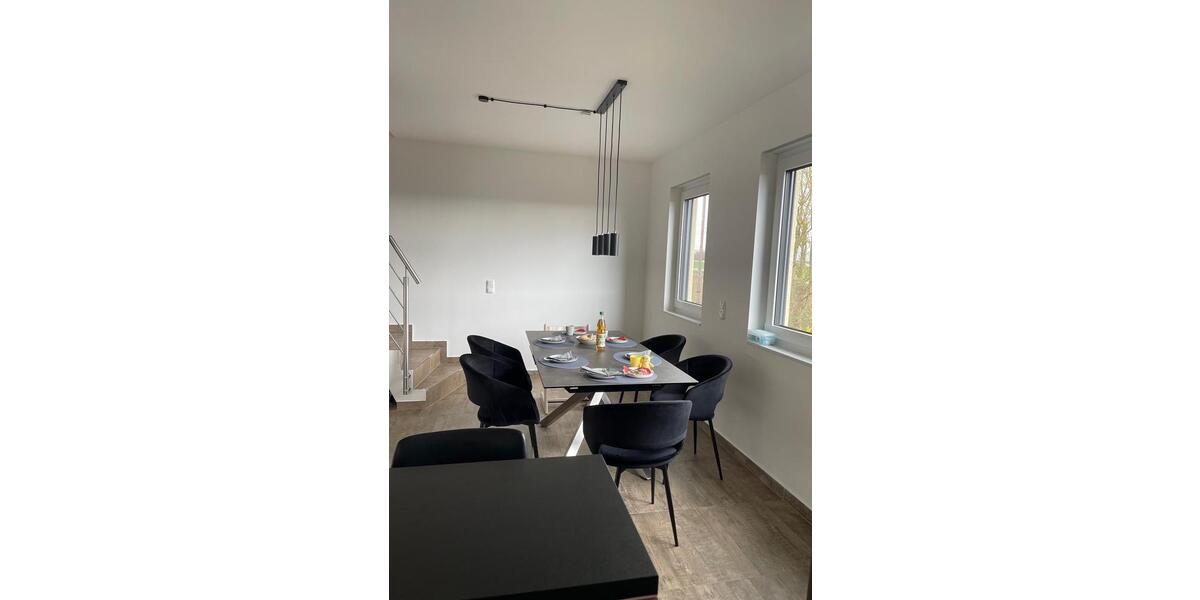 Einfamilienhaus Butzbach - 4 Zimmer, 92 m&sup2;, 1.300&euro; | Angebot:26455974