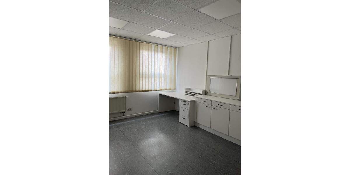 Gewerbeobjekt Bischofswerda - 4 Zimmer, 120 m&sup2;, 1.196&euro; | Angebot:25708956