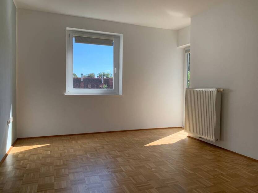 KNIPFER`S ImmobilieNSCHÄTZE - Studentenapartment mit Balkon und Blick auf die Fuggerei zur Miete