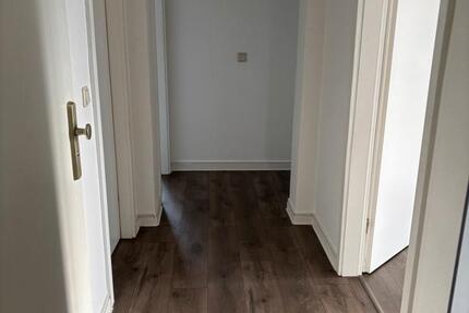 Attraktive 2-Zimmer-Wohnung mit Balkon im Herzen von Eisenhüttenstadt 2 zimmer