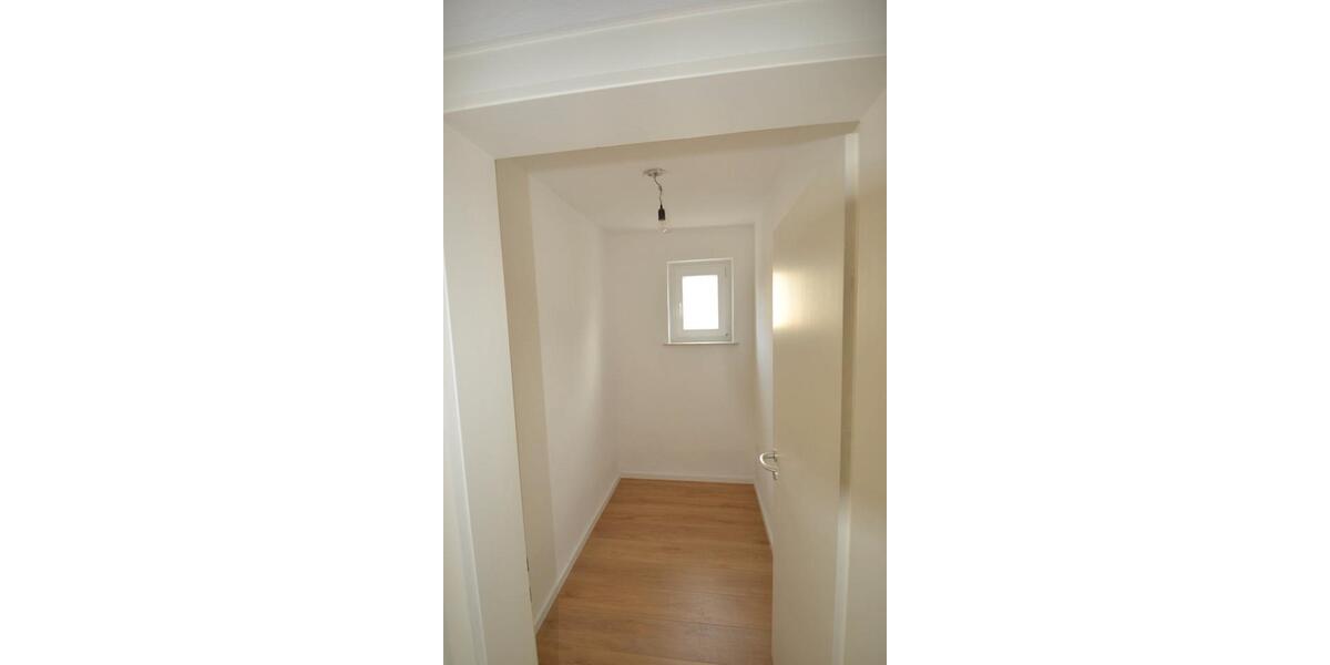 Etagenwohnung Uffenheim - 4.5 Zimmer, 93 m&sup2;, 733&euro; | Angebot:26522848