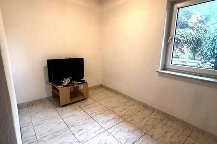 Kleines Zimmer in Kämpfelbach-Ersingen zu vermieten zimmer