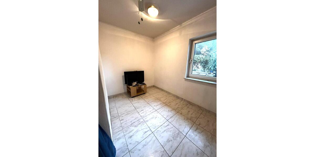 Kleines Zimmer in Kämpfelbach-Ersingen zu vermieten zimmer