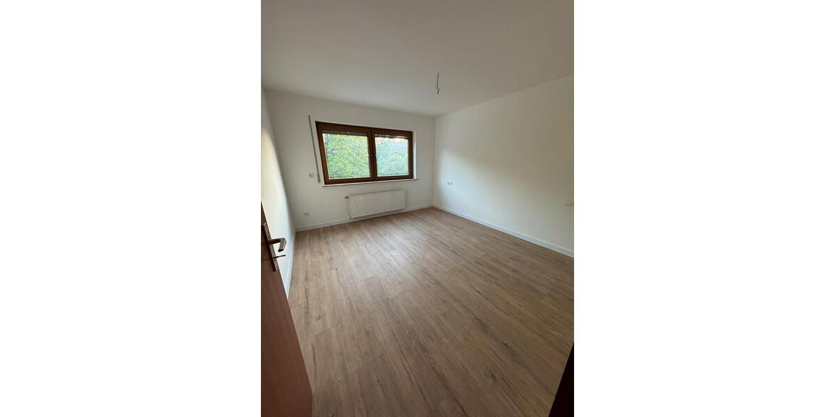 Etagenwohnung Stadtallendorf - 4 Zimmer, 70 m&sup2;, 1.150&euro; | Angebot:25933543