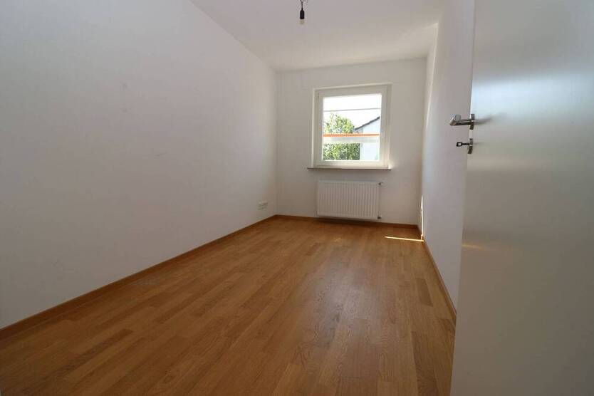 Traumhafte Doppelhaushälfte * Terrasse & kl. Garten * 2 PKW Stellplätze