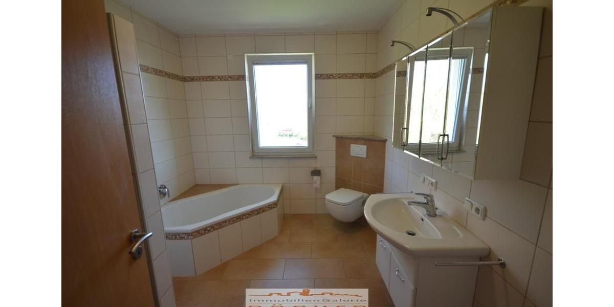 Etagenwohnung Neuhof - 2 Zimmer, 61 m&sup2;, 600&euro; | Angebot:26087082