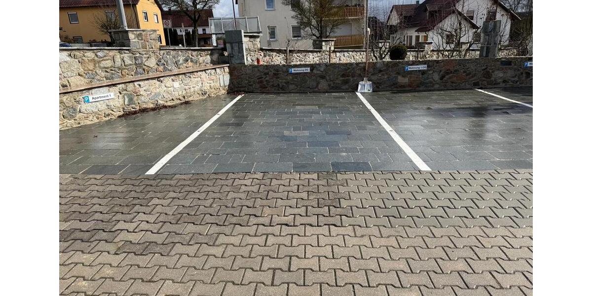 Dachgeschoßwohnung Wenzenbach - 3 Zimmer, 90 m&sup2;, 900&euro; | Angebot:25899366