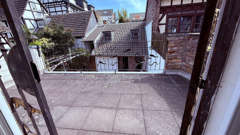Mehrfamilienhaus, Wohnhaus Köln Zündorf - 5 Zimmer, 170 m&sup2;, 2.100&euro; | Angebot:26753804